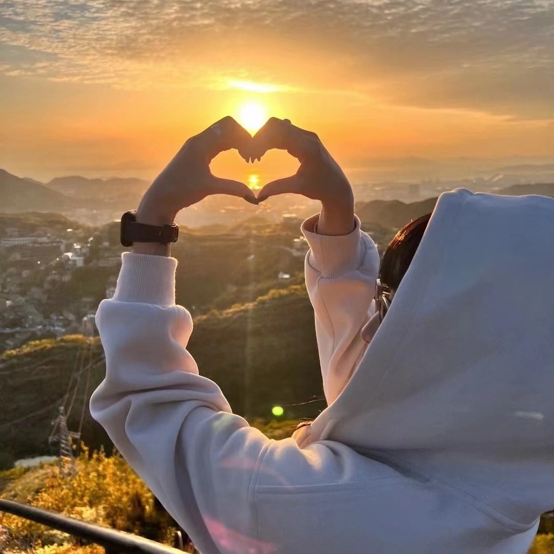 小红书批改红笔行为违法吗？如何举报与处理指南，批改红笔小红书违法吗怎么举报